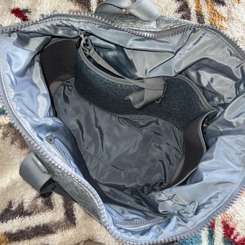 Dagne Dover medium Landon Carryall - used as diaper tote bag - Picture 5 of 5